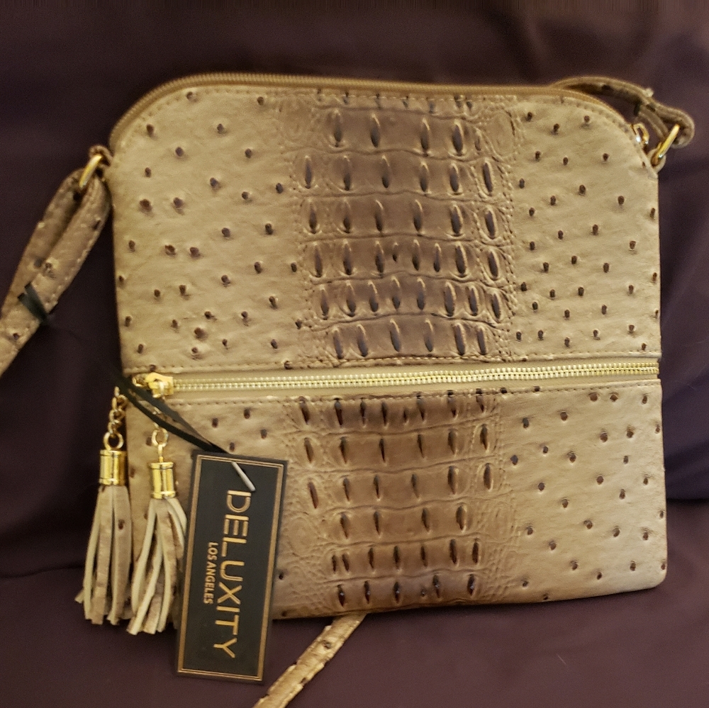 Very cute crossbody purse - Picture 3 of 3